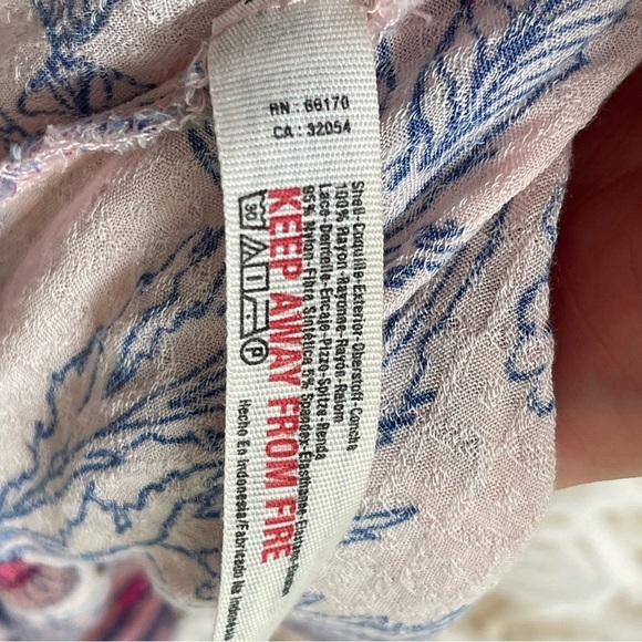 FREE PEOPLE SHE MOVES CHEMISE HIGH NECK LACE SLEEVELESS MINI FLOWER PRINT PINK M - Picture 10 of 10